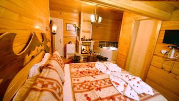 Deluxe Double Room, Fireplace (Jacuzzi) | Premium bedding, soundproofing, iron/ironing board