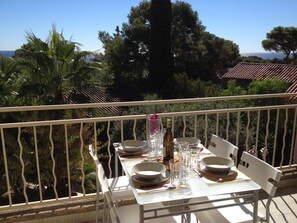Balcony - Hôtel et Studios Les Amandiers (Saint-Raphael)