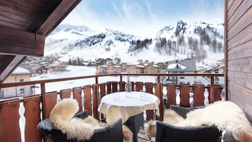 Family Suite, 2 Bedrooms (Malbizimmer Murmeli) | Terrace/patio