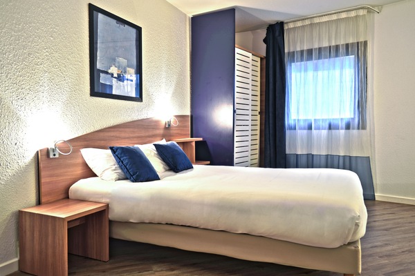 Apartment, 1 Bedroom | Desk, soundproofing, iron/ironing board, free WiFi