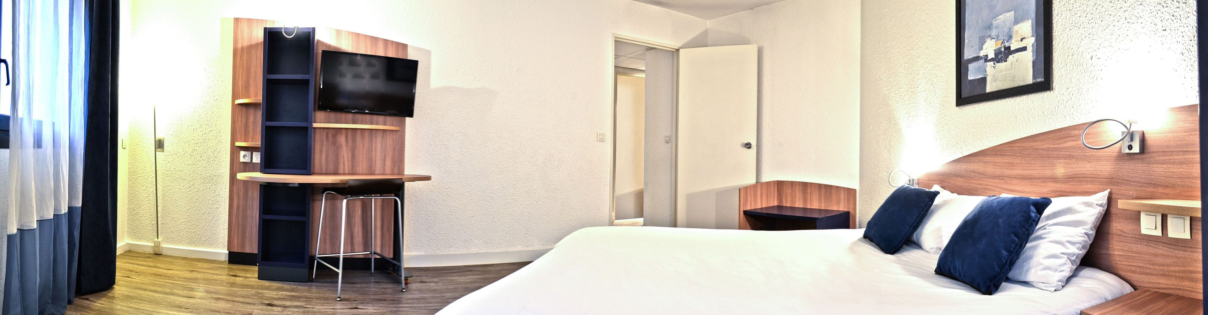 Apartment, 1 Bedroom | Desk, soundproofing, iron/ironing board, free WiFi