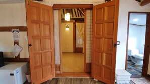 Hanbam | Lydisolert, wi-fi (inkludert) og sengetøy