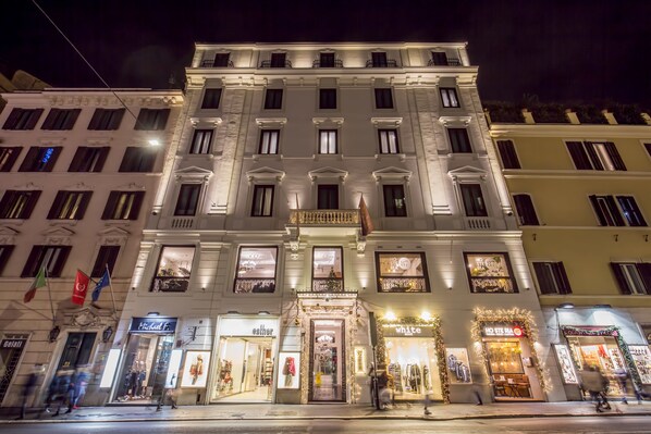 Front of property – evening/night - Hotel 87 Eighty seven (Rome)