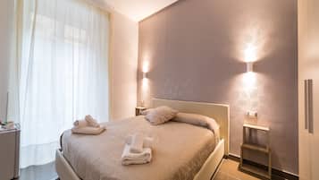 Camera Deluxe | Copriletto in piuma, una cassaforte in camera, Wi-Fi gratuito, lenzuola