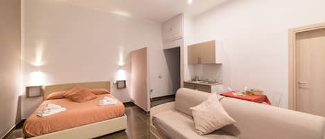 Superior Studio | Down comforters, in-room safe, free WiFi, bed sheets