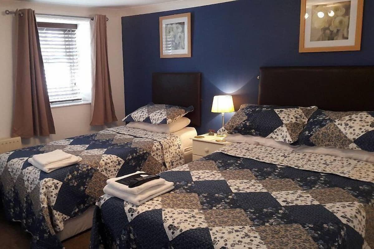 Comfort Apartment | 3 bedrooms, premium bedding, desk, laptop workspace