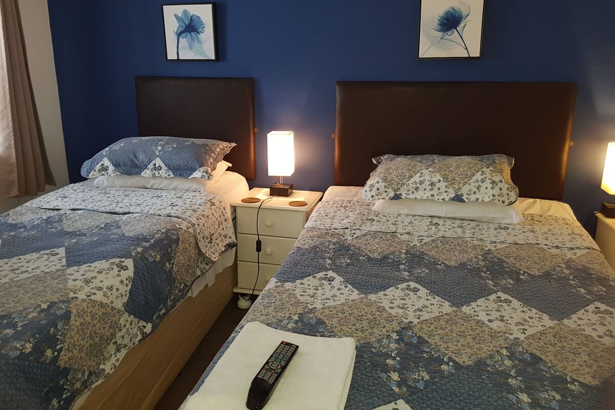 3 間睡房、高級寢具、書桌、手提電腦工作空間