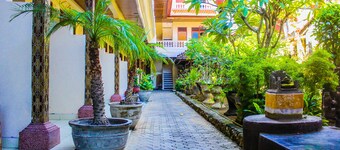 Bali Manik Beach Inn