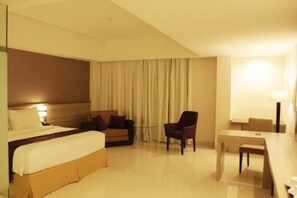 Suite | Minibar, una cassaforte in camera, una scrivania