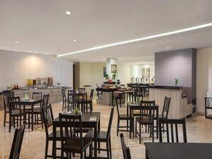 Breakfast, lunch, dinner served; international cuisine - Swiss-belinn Cibitung (Cikarang)