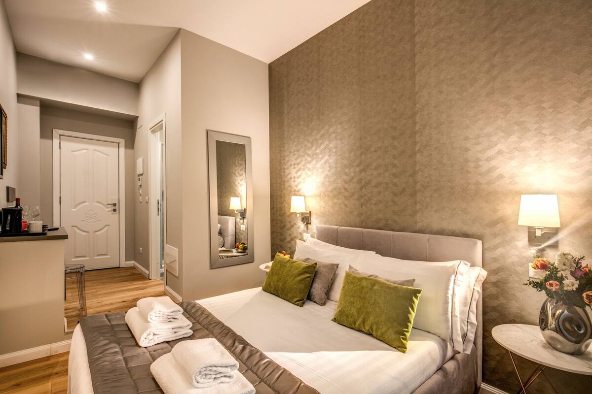 Phòng đôi cơ bản | Bộ đồ giường cao cấp, chăn bông, minibar, két bảo mật tại phòng