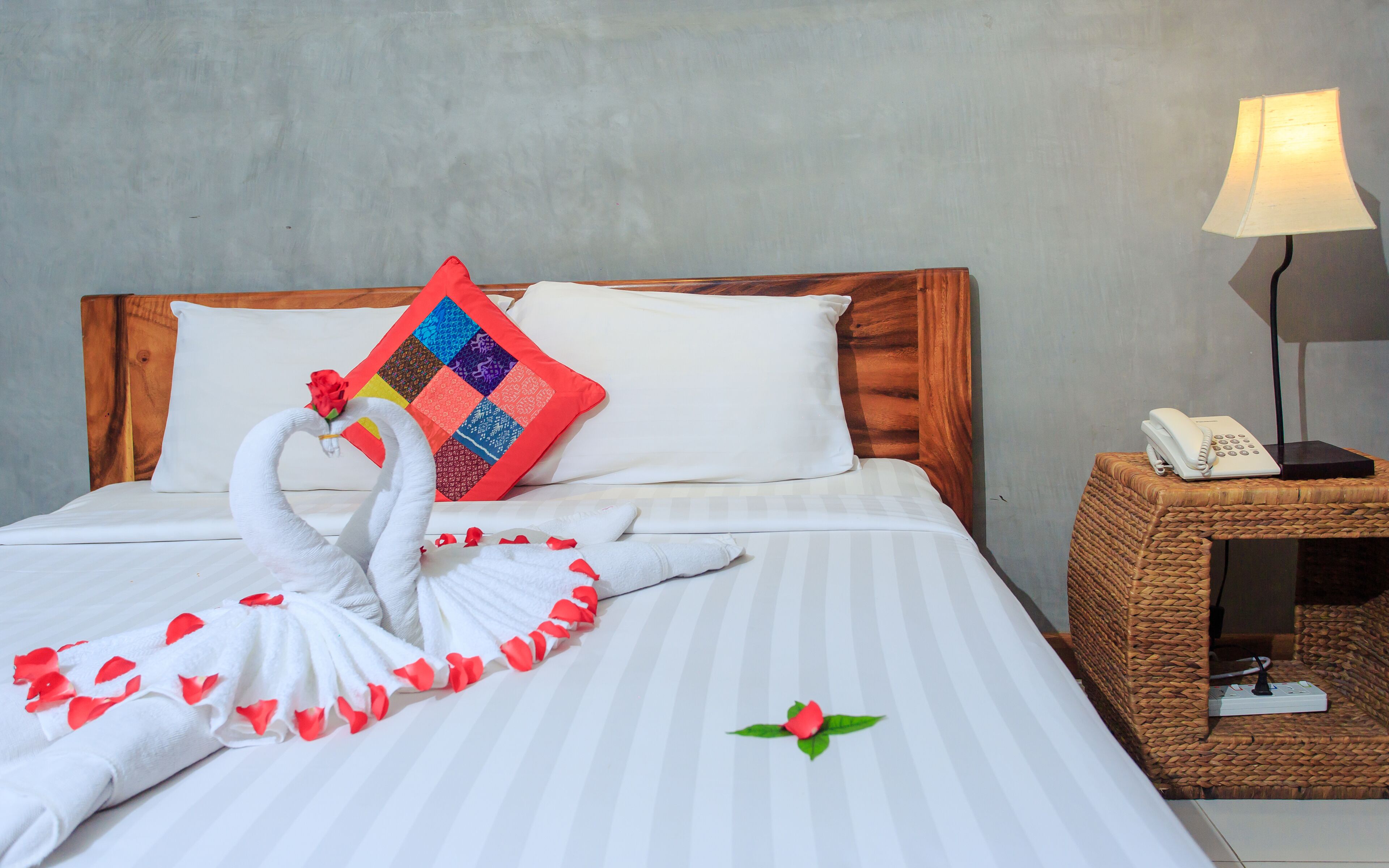 minibar, in-room safe, desk, free wifi