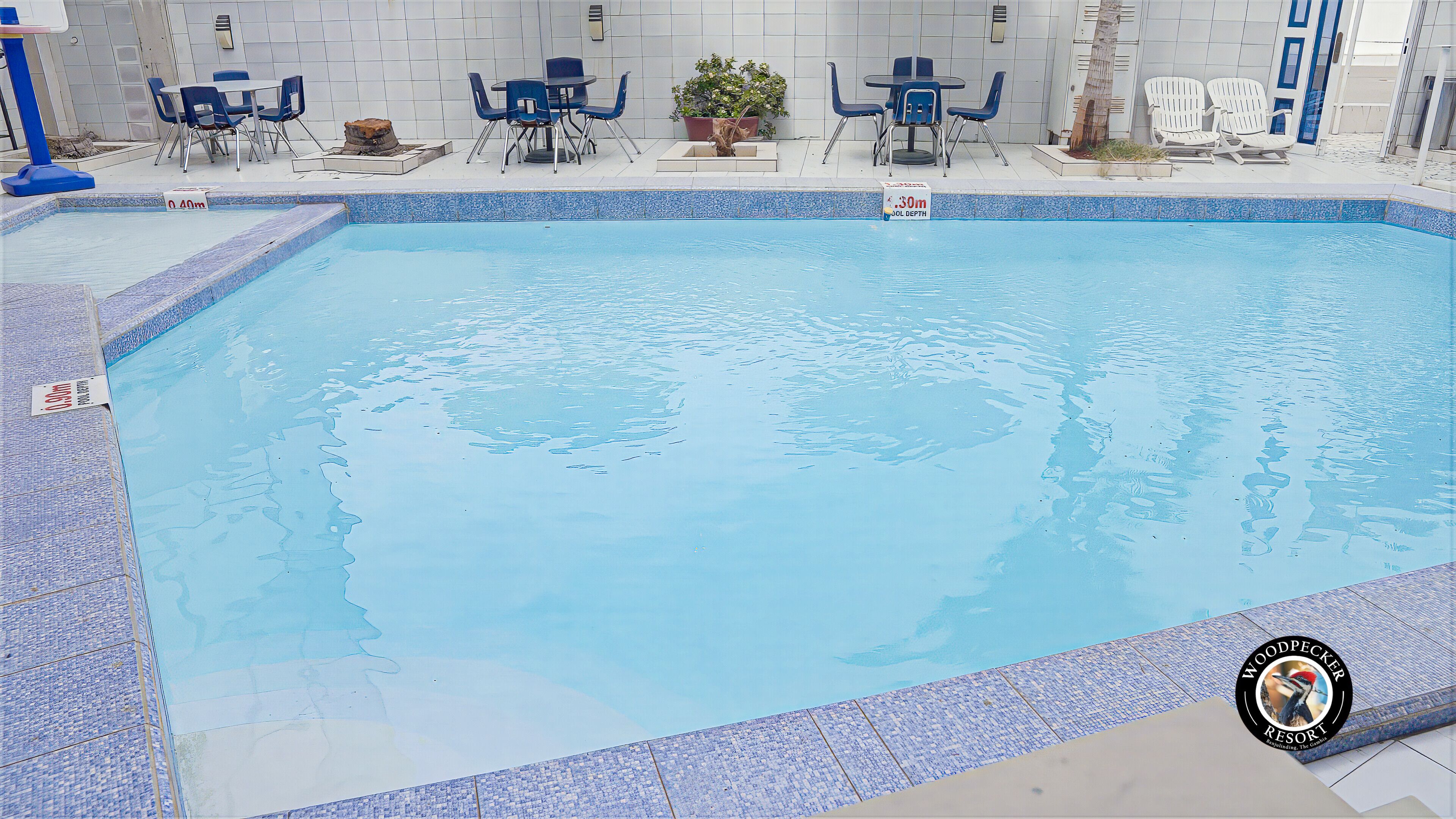 Utendørsbasseng, bassengtelt (inkludert) og bassengparasoller