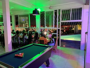 Breakfast, lunch, dinner served; international cuisine