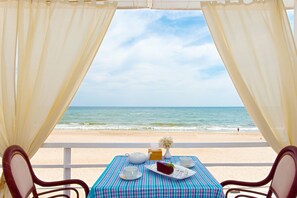 Breakfast, lunch, dinner served; Modern European cuisine
