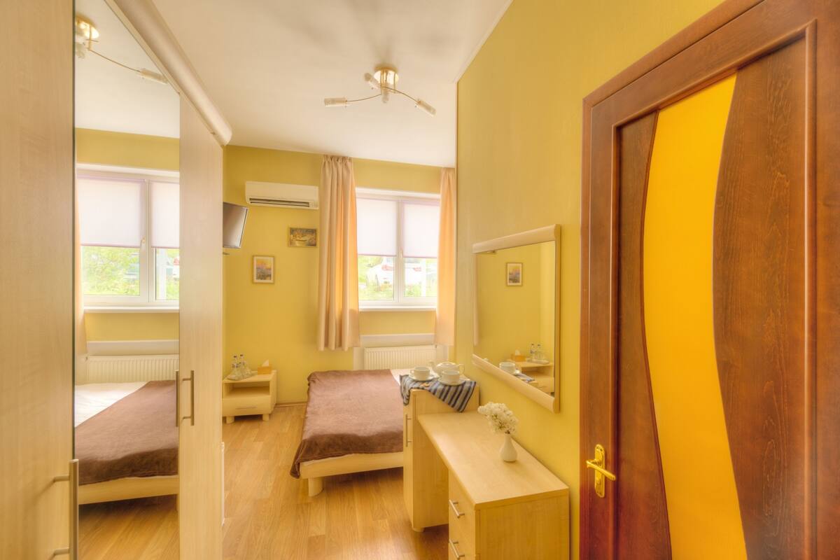 Standard Double Room, Park View | Minibar, in-room safe, desk, free cots/infant beds