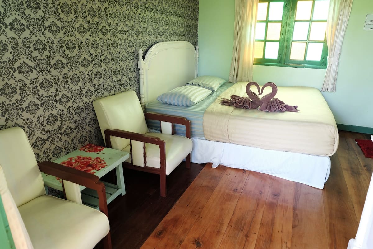 Room Type B | Escritorio, cortinas blackout y wifi gratis