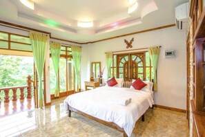 Standard Double Air | Desk, blackout curtains, rollaway beds, free WiFi - Mont Goei Pai (Pai)
