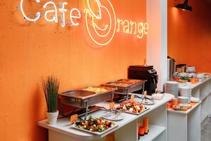 Daily local cuisine breakfast for a fee - Orange Hotel (Odesa)