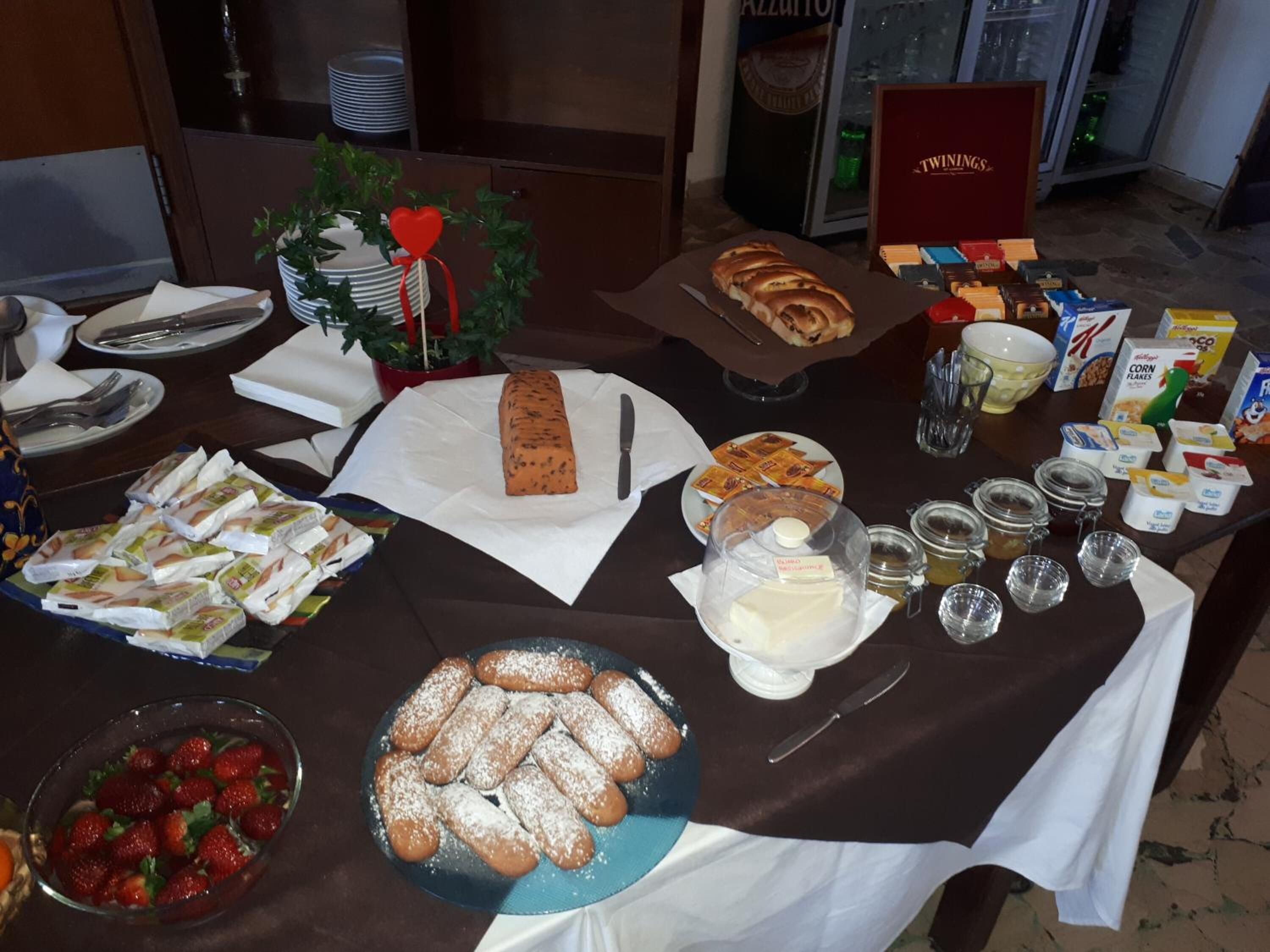 lunch and dinner served, local cuisine