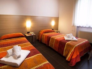 Superior Apartment, 2 Bedrooms | 1 bedroom, minibar, in-room safe, desk - Residence Corte Camaldoli (Garda)