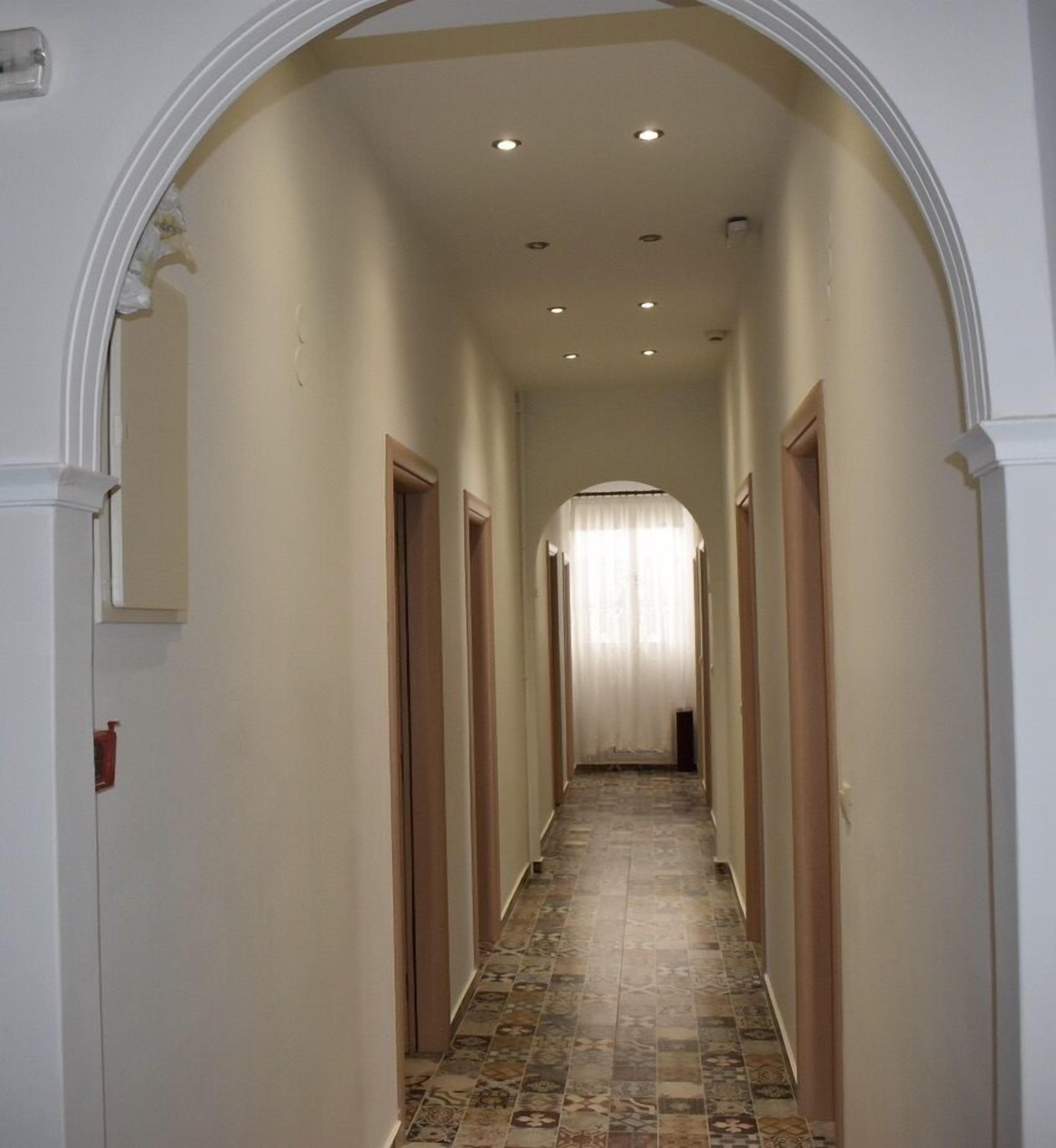 32-inch flat-screen tv with satellite channels, tv