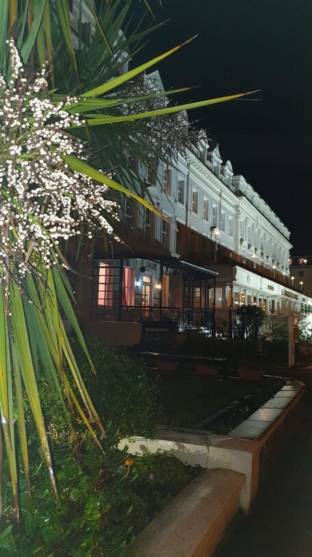 Elsinore Hotel - Image 22