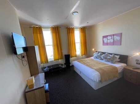 Elsinore Hotel - Image 32