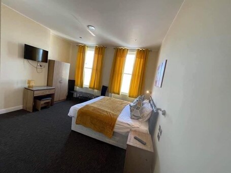 Elsinore Hotel - Image 7