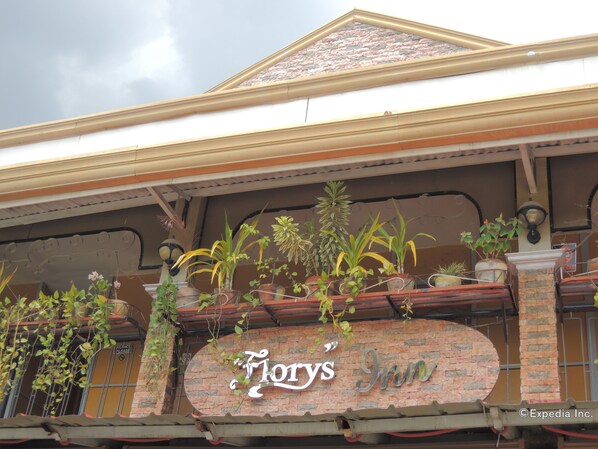 Exterior - Flory's Inn (Liloan)