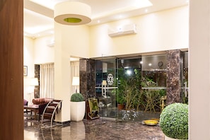 Interior entrance - Treebo Premium Grand Emerald (Pune)