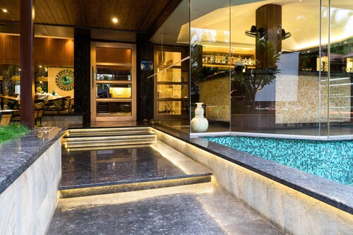 Treebo Premium Grand Emerald