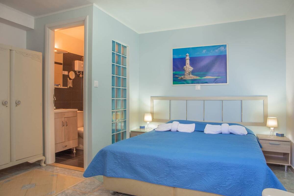 Quarto casal | Roupas de cama premium, edredons de pluma, cofres nos quartos