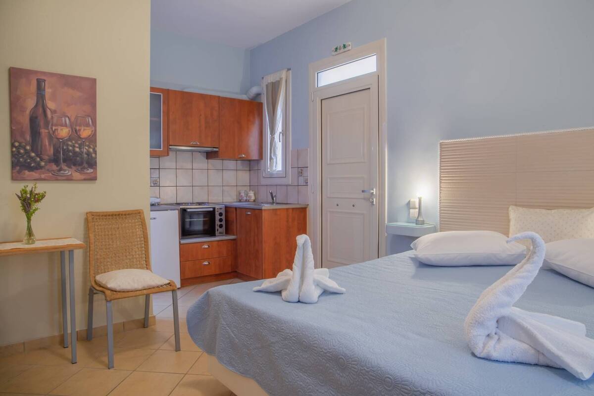 Estúdio | Roupas de cama premium, edredons de pluma, cofres nos quartos