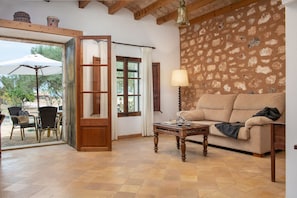 Suite Junior, baignoire à jets | Couette en duvet d'oie, coffres-forts dans les chambres