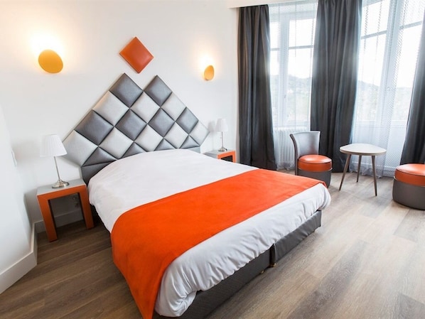 Superior Double Room, Ensuite, Mountain View