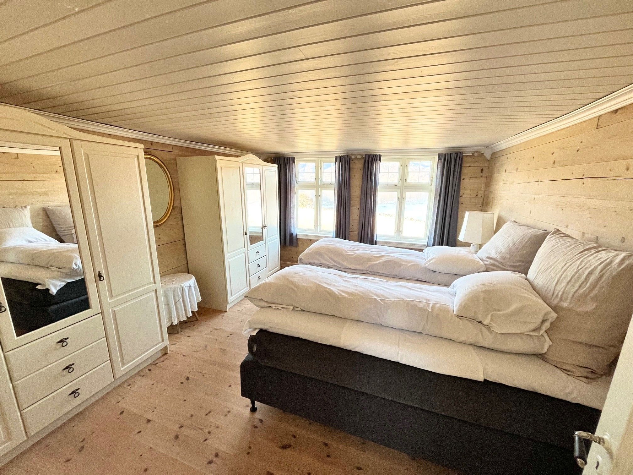 Oanes House | Pillowtop beds, individually decorated, free WiFi, bed sheets