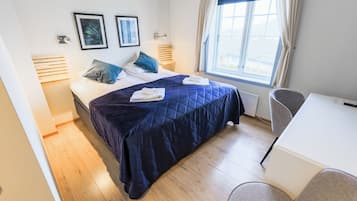 Pillowtop beds, individually decorated, free WiFi, bed sheets