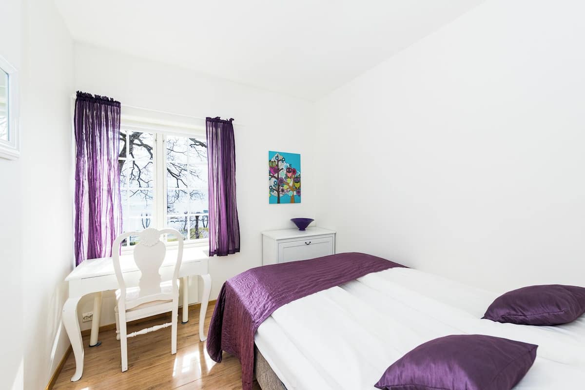 Senger med overmadrass, individuelt dekorert og wi-fi (inkludert)