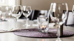 아침 식사, 점심 식사 및 저녁 식사 제공