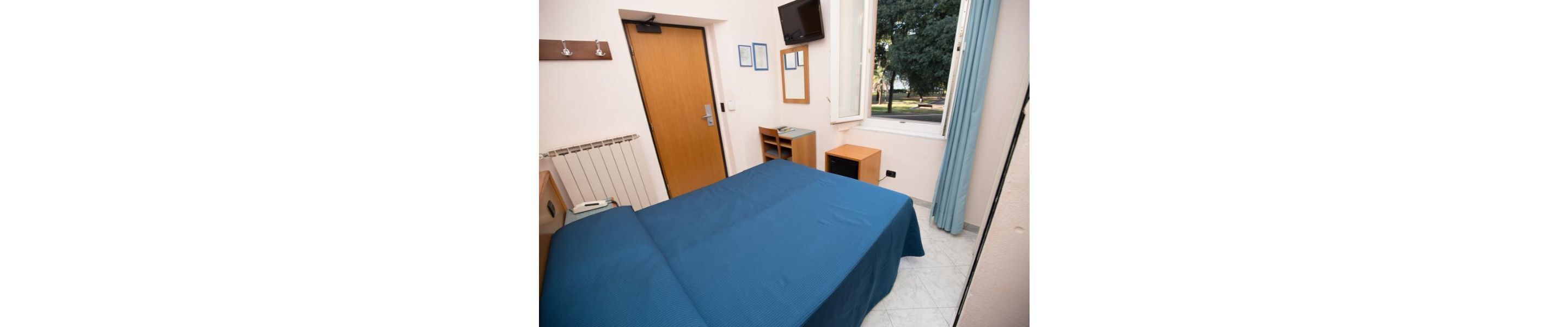 1 bedroom, premium bedding, minibar, in-room safe