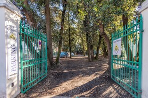 Self-parking (surcharge) 10 per night