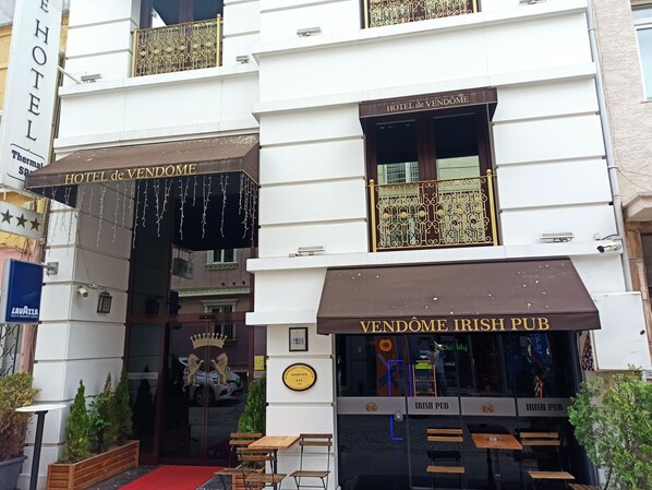 Romantic Studio Suite, Sauna | Front of property