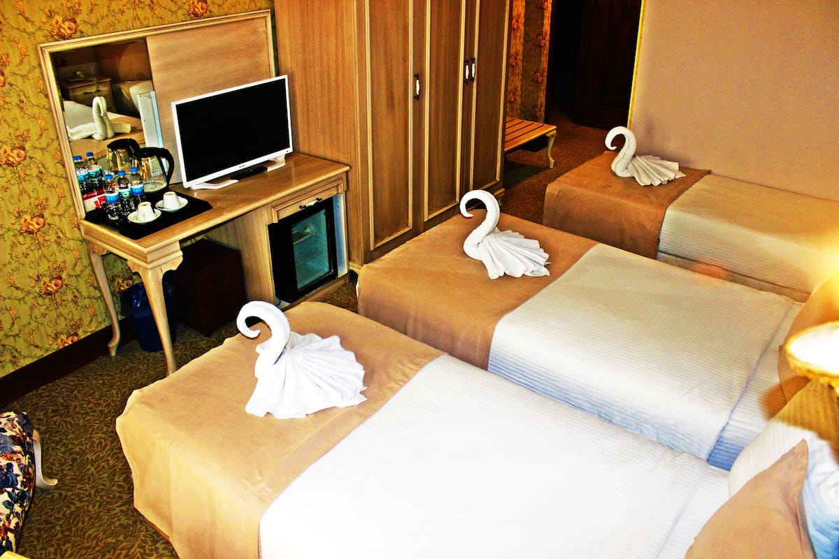 standard triple room, 3 bedrooms | minibar, in-room safe, desk, soundproofing