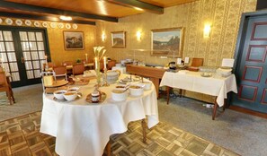 Breakfast, lunch and dinner served - Hotel St. Binderup (Aars)