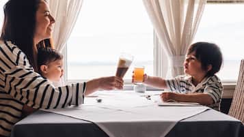 Breakfast, dinner served; French cuisine, ocean views