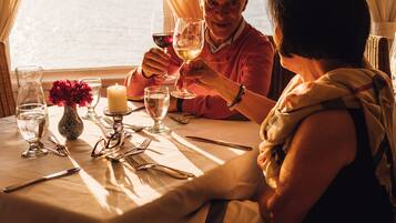 Frühstück, Abendessen, französische Küche, Blick aufs Meer