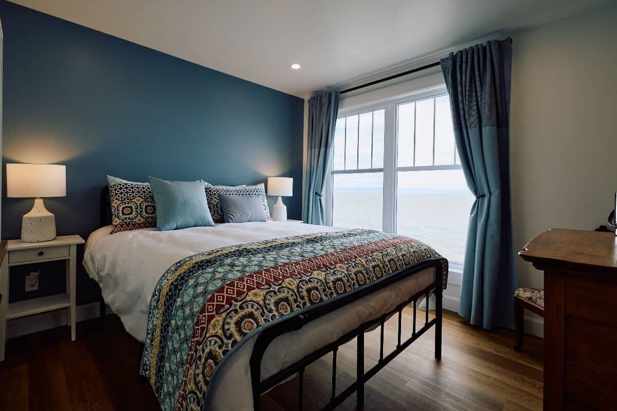 Chambre 2e étage AUBERGE, 1 lit queen, sans balcon | WiFi (free), bed sheets