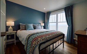 Chambre 2e étage AUBERGE, 1 lit queen, sans balcon | WiFi (無料)、ベッドシーツ
