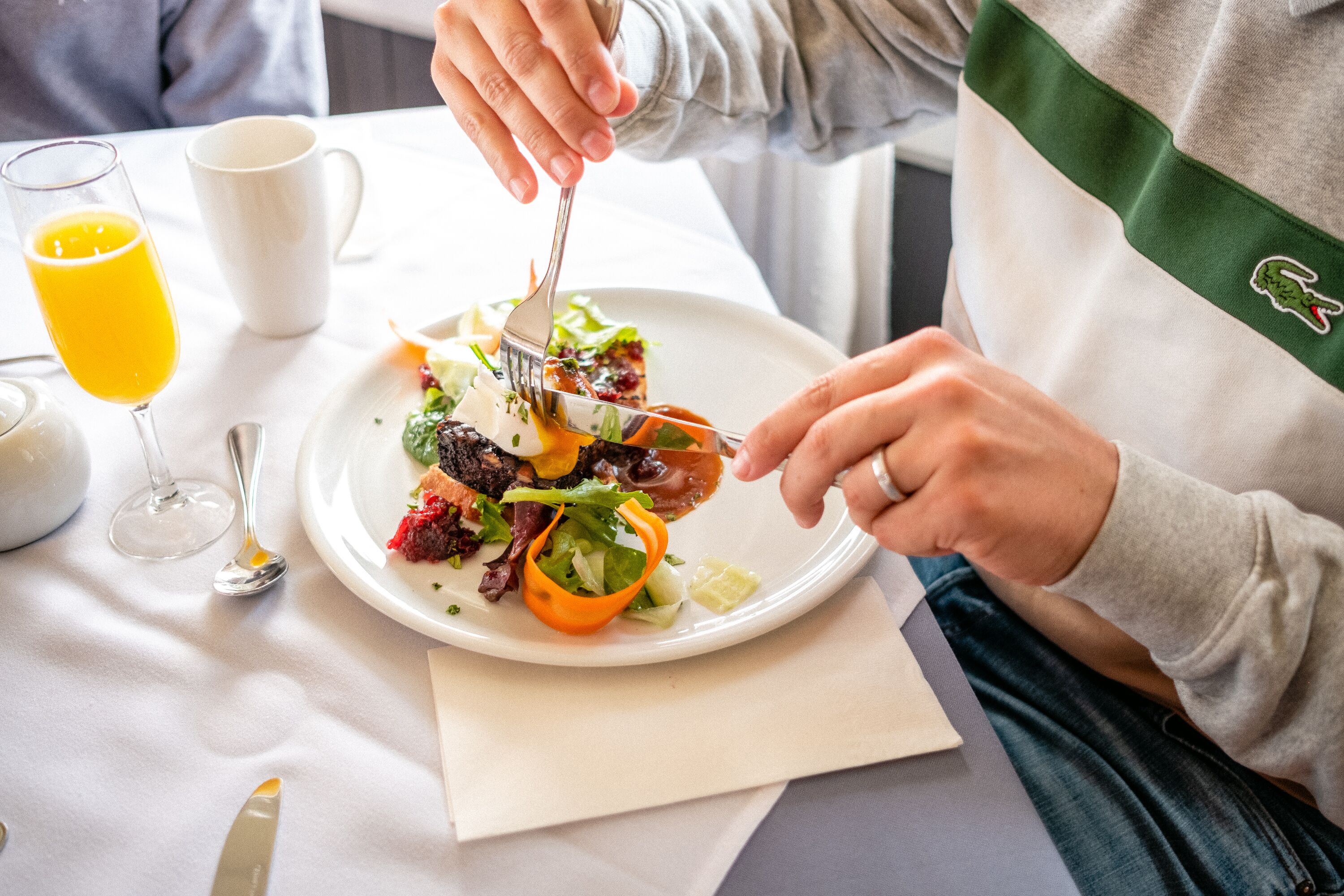 breakfast, dinner served; french cuisine, sea views